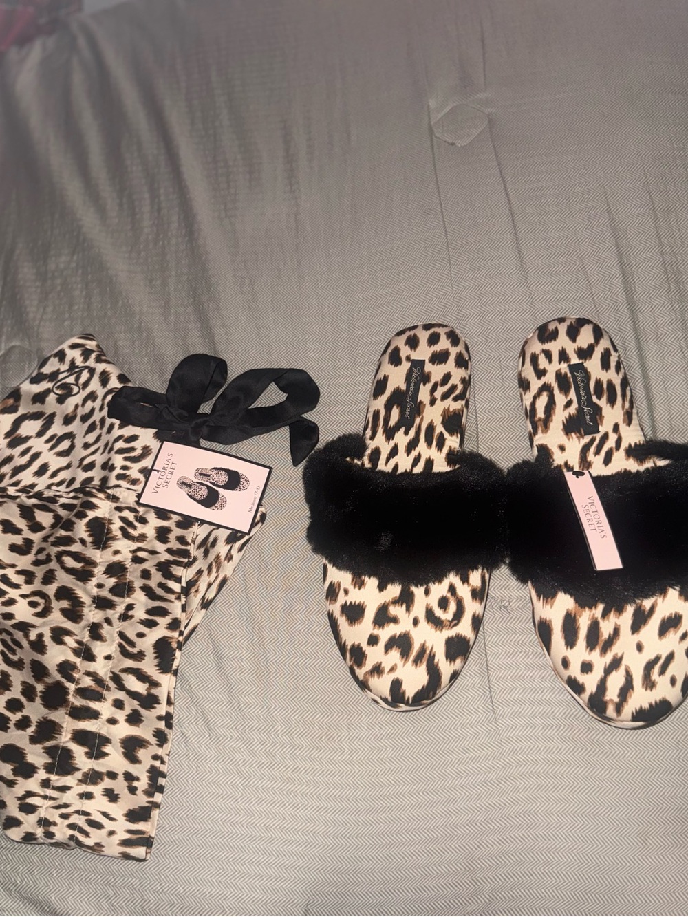 Victoria's Secret Leopard Fur Slide Sandals with Matching Leopard Drawstring Bag